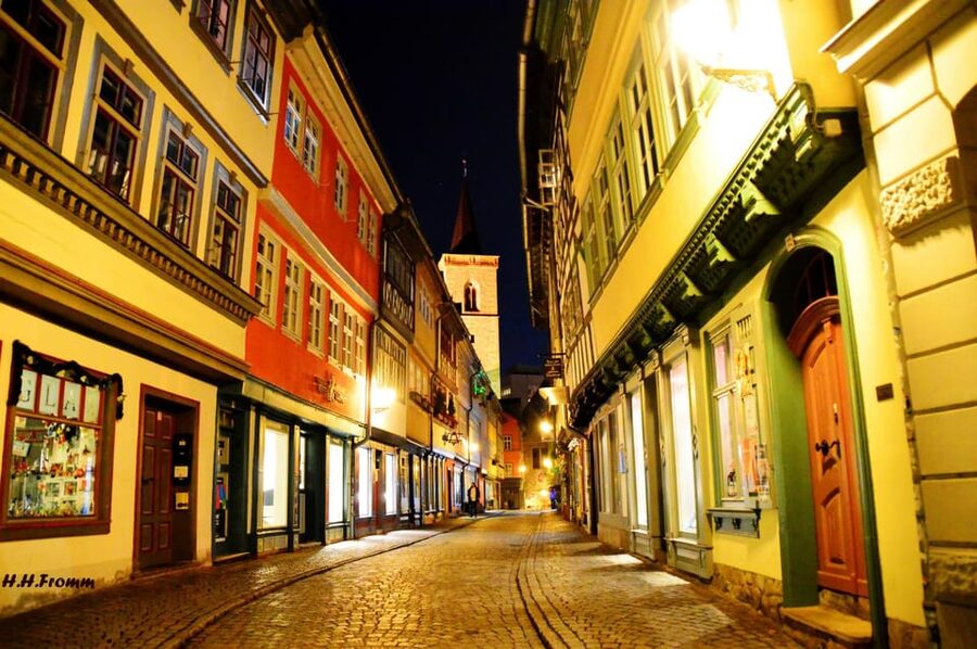 Erfurt: With Night Watchman Schwalbe through the Old Town, including tasting - Meeting the night watchman at Fischmarkt