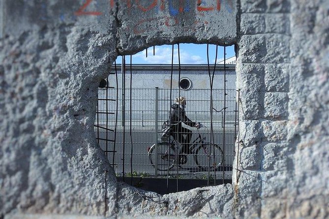 Explore The Berlin Wall: Cold War Berlin and Behind the Berlin Wall - Why this Berlin Wall tour works better than a quick photo stop
