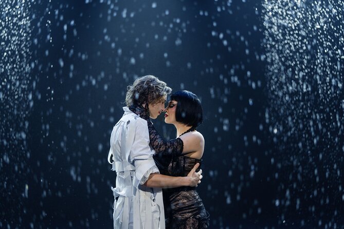 FALLING | IN LOVE Grand Show at Friedrichstadt-Palast Berlin - How much German do you need?