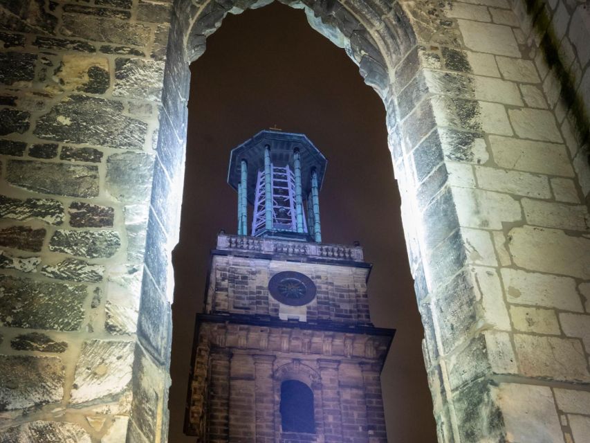 Flashlight tour for children/teenagers - A city walk with a child-sized purpose