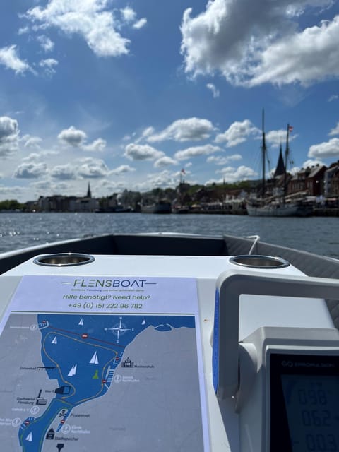 Flensburg: E-Boat rent - A private outing for families and friends