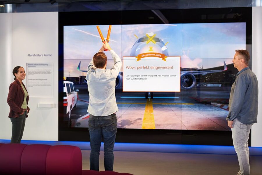 Frankfurt Airport: Fraport Visitor Center Entry Ticket - Smart Windows Connect You With the Tarmac
