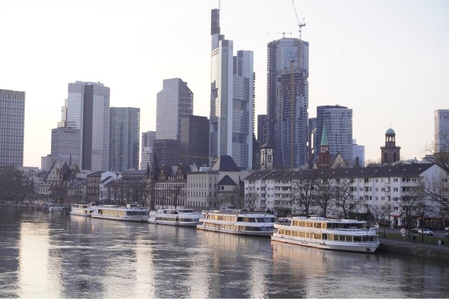 Frankfurt: Criminal hunt at night - A nighttime case in Frankfurt’s Old Town