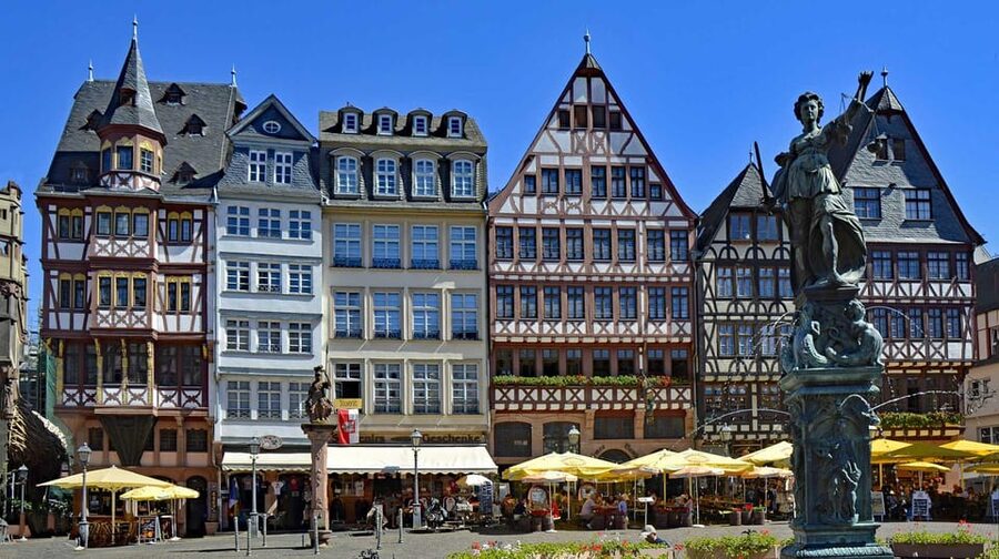 Frankfurt: Discover the heart of Frankfurt - a city tour in German - Value at $20 per person