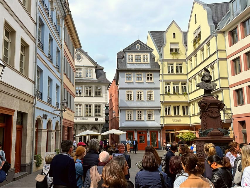 Frankfurt: Discover the heart of Frankfurt - a city tour in German - Starting at Paulskirche and the Römer