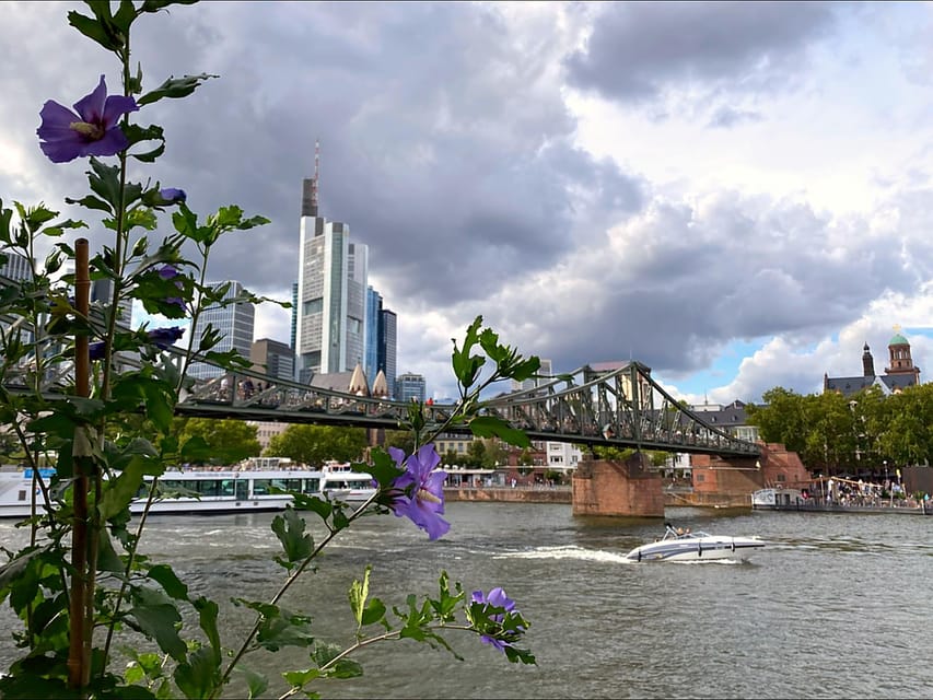 Frankfurt: Discover the heart of Frankfurt – a city tour in Russian - The Römer and Kaisersaal, Frankfurt’s civic stage