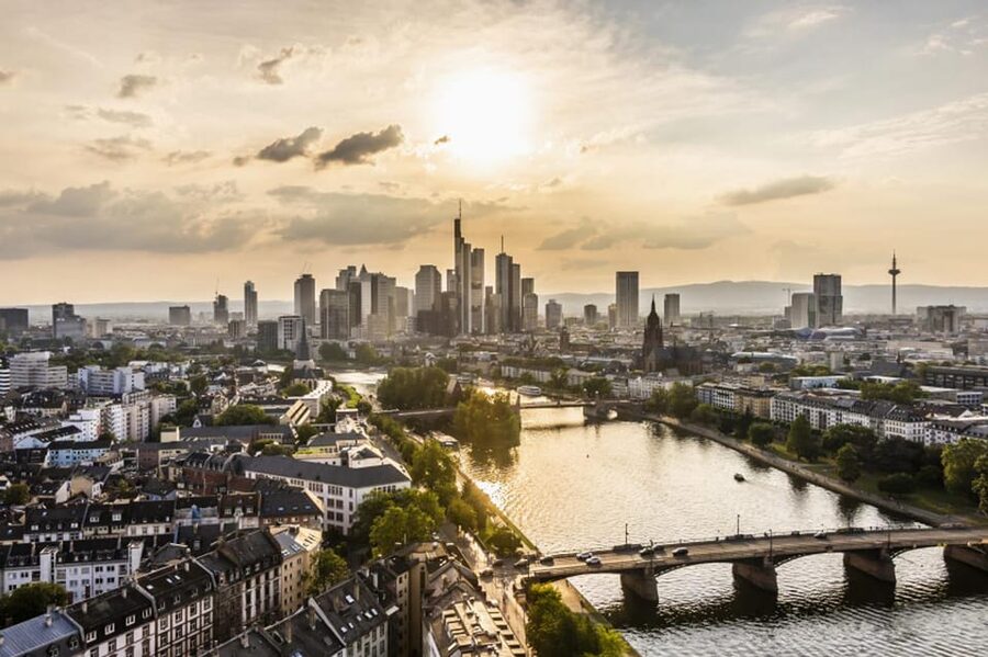 Frankfurt: Full-Day Bicycle or E-Bike Rental - What the gears and frames mean on the road