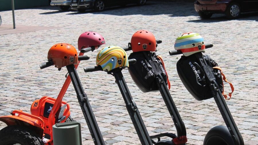 Frankfurt: Green Areas Segway Tour with Guide - Learning to ride before Niedwald