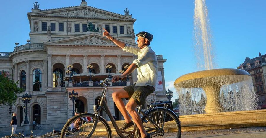 Frankfurt: Guided Bike Tour - Why a bike is a smart way to see Frankfurt