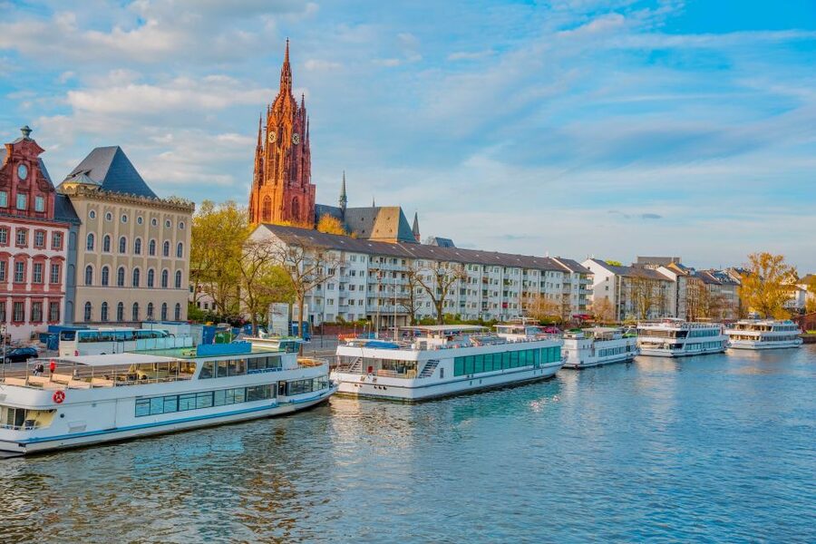 Frankfurt: Guided Bike Tour - Following the Main to the European Central Bank