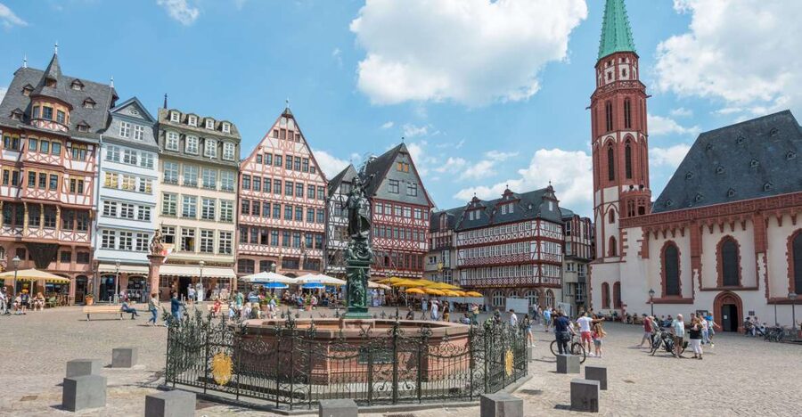Frankfurt: Highlights and New Old Town English-Language Tour - Key points to know before you book