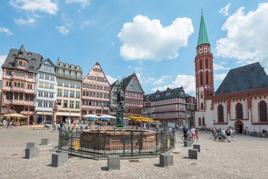 Frankfurt: Highlights and New Old Town English-Language Tour - Walking the half-timbered lanes