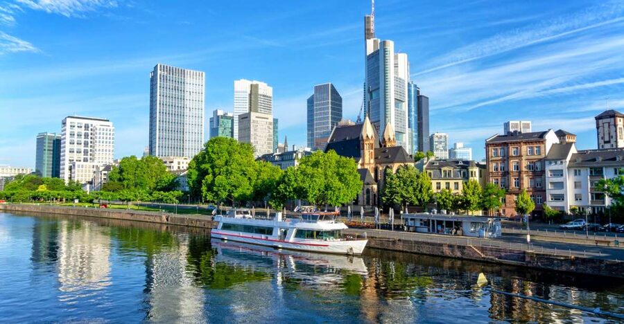Frankfurt: Main Tower with Tickets and Guided Old Town Tour - Key points at a glance