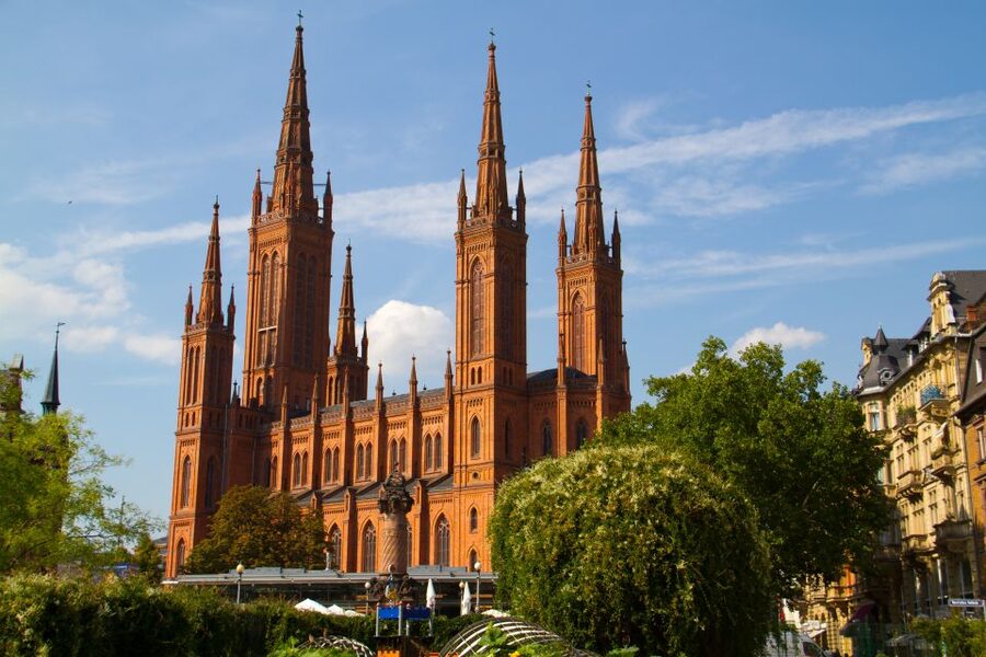 Frankfurt: Main Tower with Tickets and Guided Old Town Tour - Starting above Frankfurt’s financial district