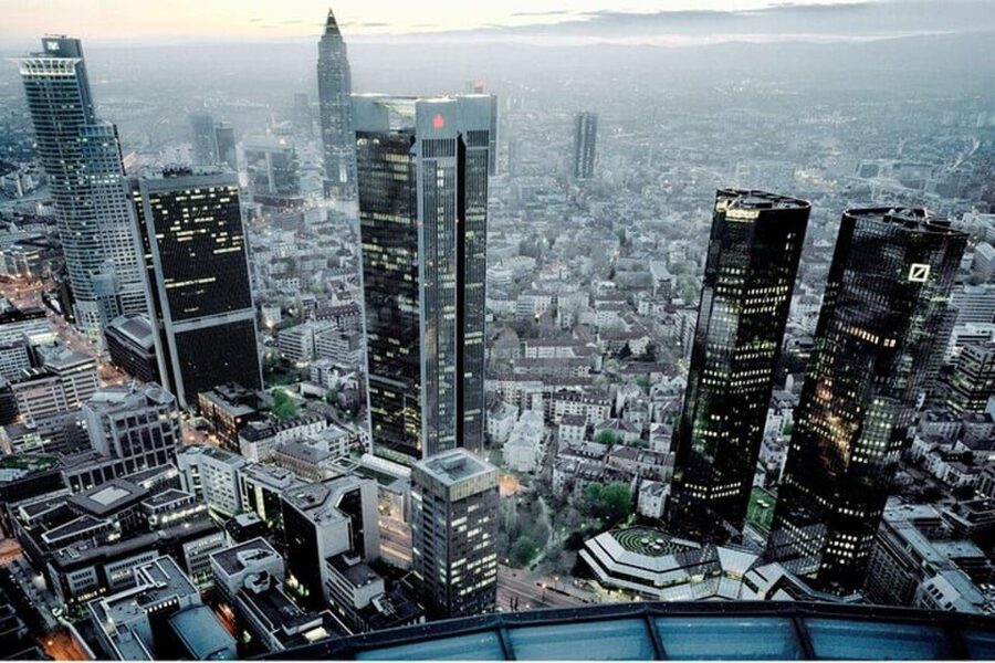 Frankfurt: Must-See Attractions Walking Tour with a Guide - Why a private walk works well in Frankfurt