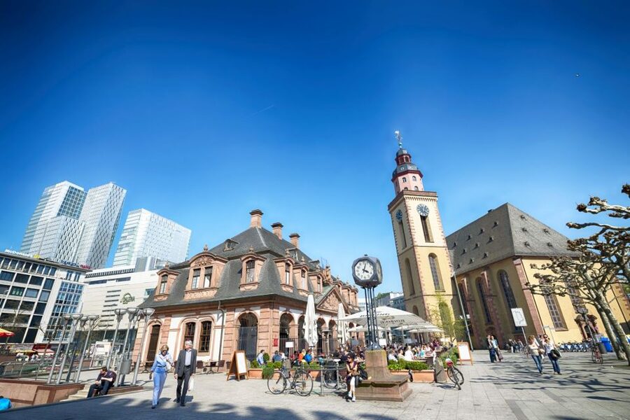 Frankfurt: Old Town Historical Walking Tour in German - The road toward modern European finance