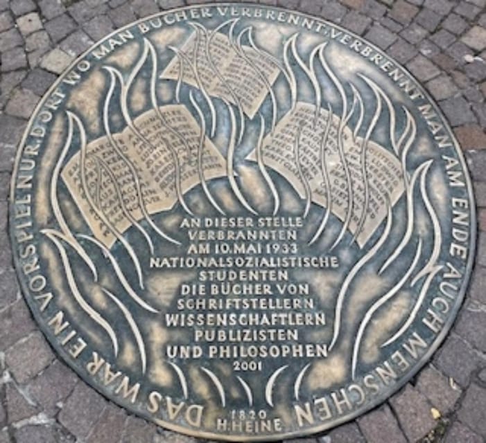 Frankfurt on Foot Daily Walking Tour in English - Seeing how the New Altstadt came back