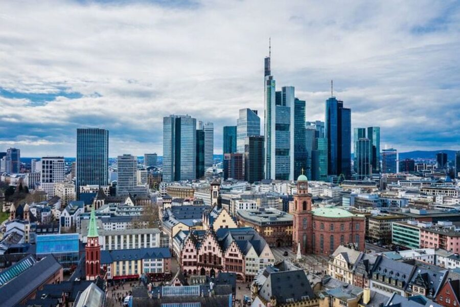 Frankfurt: Private custom tour with a local guide - What a two-hour walk can really cover