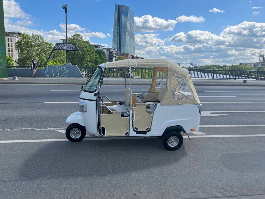 Frankfurt: Private Sightseeing Tour in Retro Ape Calessino - Choosing between the available themes