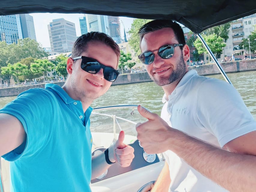 Frankfurt: Private Sport Boat Tour - Speed, Fun & Skyline - Bridges, water, and a different city view