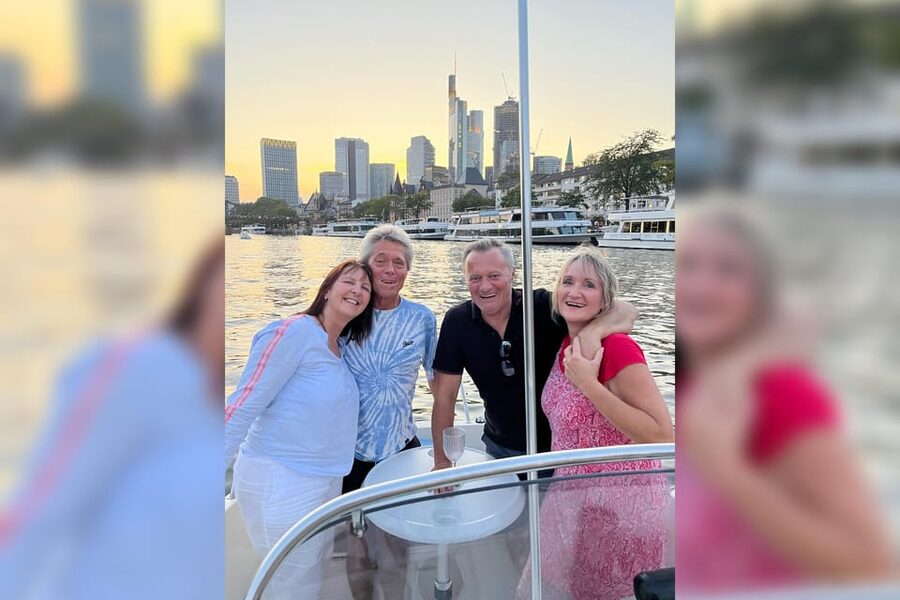 Frankfurt: Private Sport Boat Tour - Speed, Fun & Skyline - What the $329 price really covers