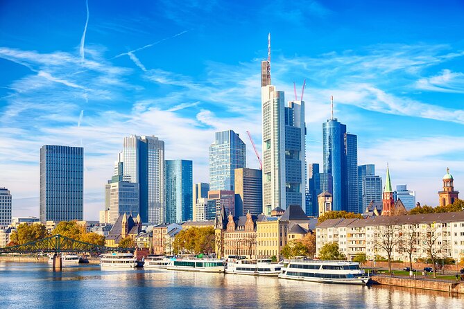 Frankfurt: Private Walking Tour with Relaxing Cruise - Boarding the Main River for a different view