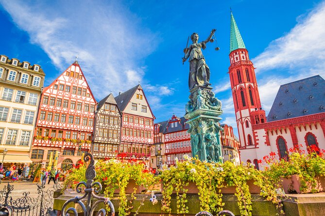 Frankfurt: Private Walking Tour with Relaxing Cruise - The audio guide and the guide handoff