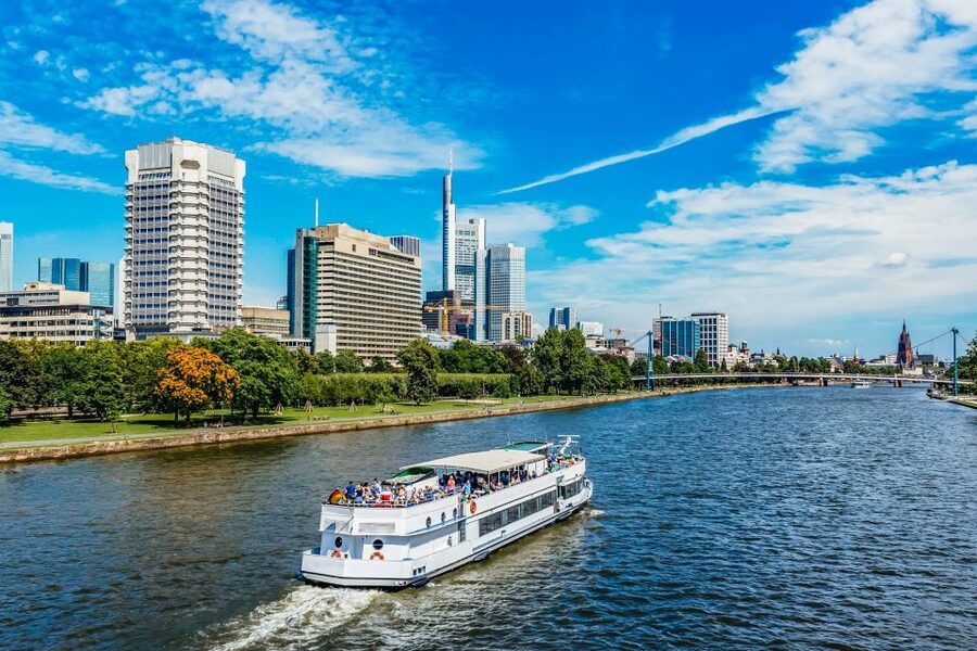 Frankfurt: River Main Sightseeing Cruise with Commentary - Who should book it?