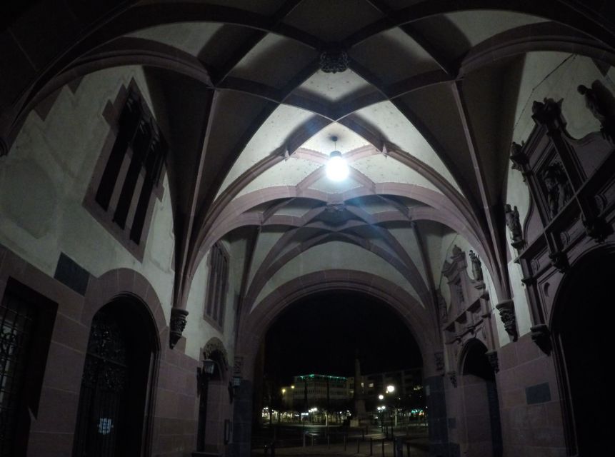 Frankfurt: Scary Sightseeing Tour with The Hangman - Following the Main to Its Darker Stories