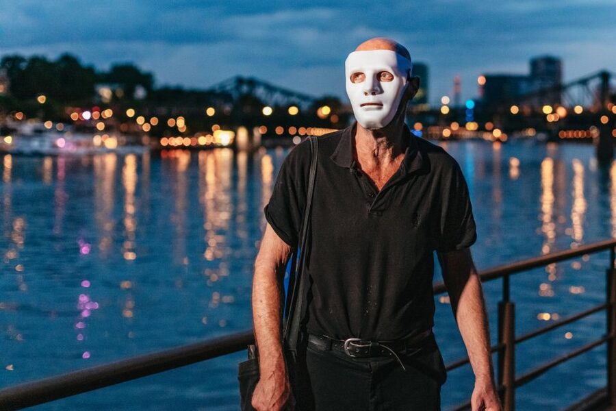 Frankfurt: "The Sandman" Nightmarish Walking Tour - Crossing Eiserner Steg for the best city view