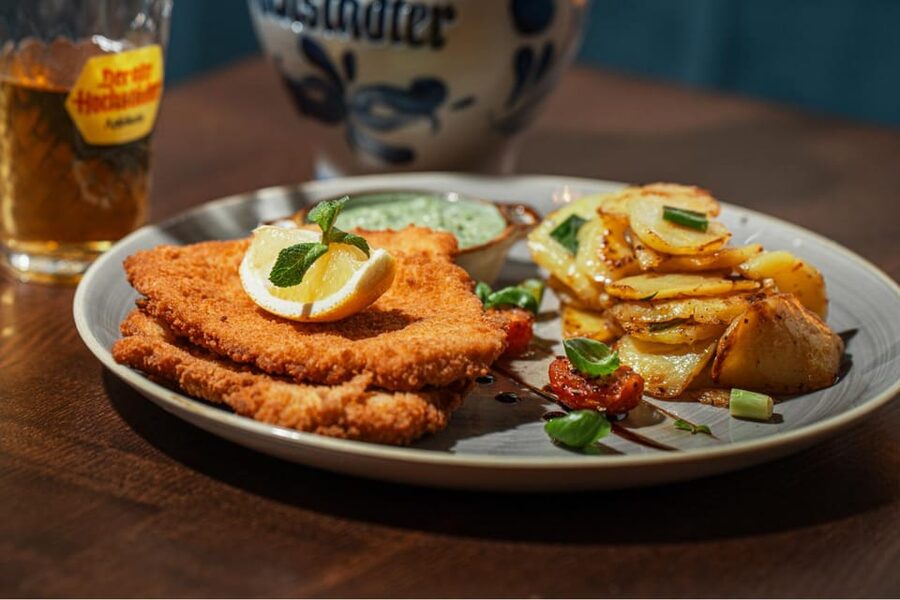 Frankfurt: Verbrecherjagd und gefährlich leckeres Schnitzel - The role of hints and escape-game experience