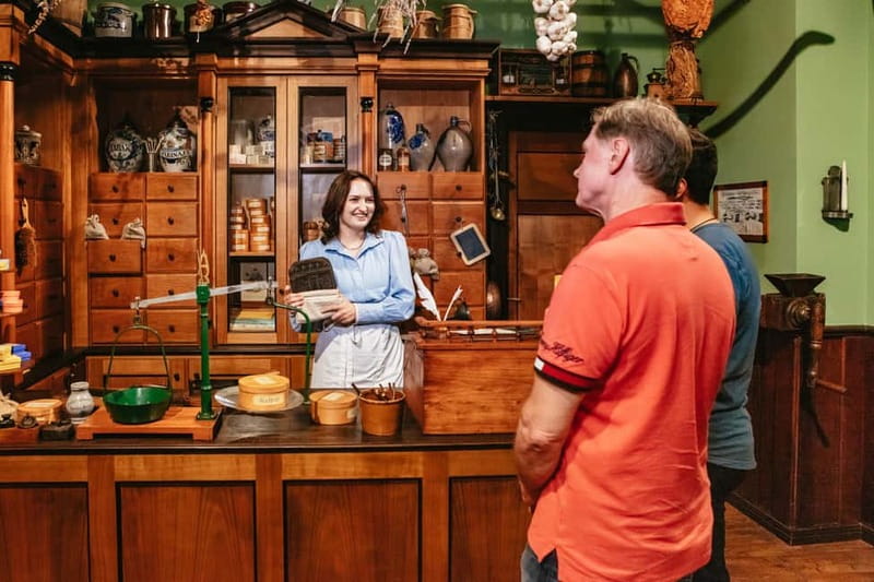 Frankfurt: Virtual Reality Time Travel Experience Ticket - The grocery store: spices, goods, and the business of trade