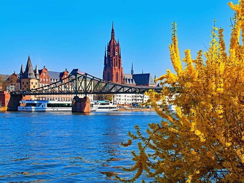 Frankfurt: Walking tour between St. Paul's Church, Main & Old Town flair in German - Key points at a glance