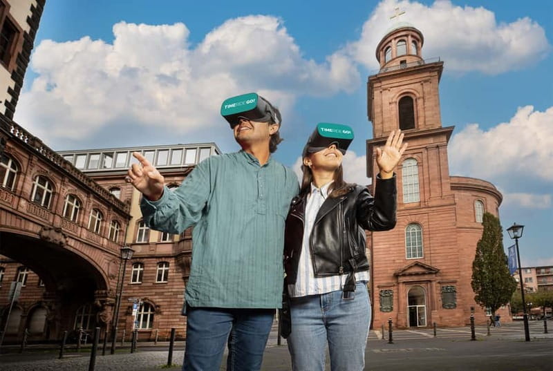 Frankfurt: Walking Tour - discover the city with VR glasses - How the VR tour turns Frankfurt into a history lesson