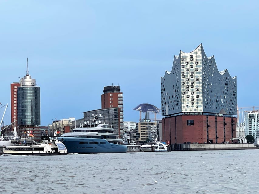 Free Tour: Port, Red Light District and Beatles. You decide how much to pay at the end - Starting beside Hamburg’s harbor at Landungsbrücken