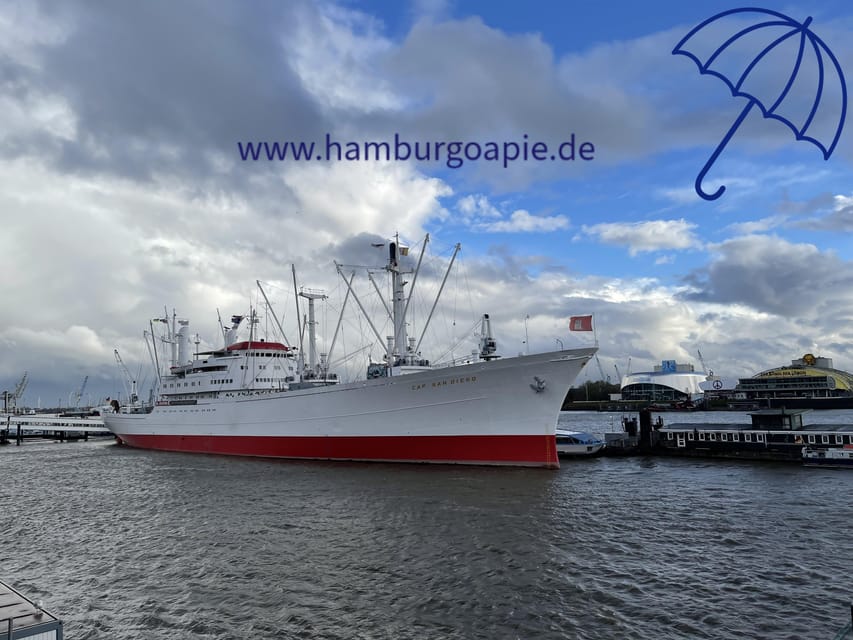 Free Tour: Port, Red Light District and Beatles. You decide how much to pay at the end - Following the Beatles’ Hamburg story