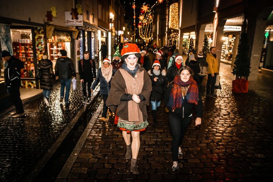 Freiburg: Christmas Tour with Drag Queen Betty BBQ - Key points to know before booking