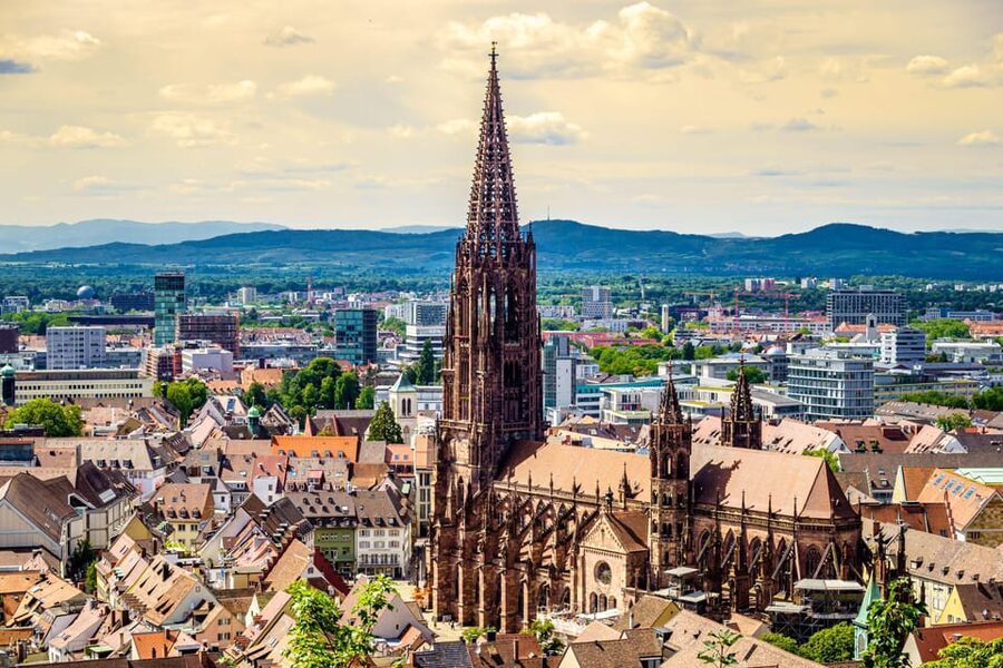 Freiburg: Exciting City Tour with sightseeing and history - Starting at Rathausplatz and the Old Town Hall