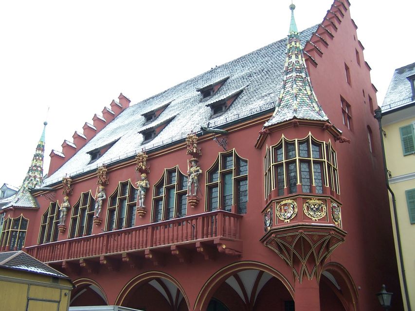Freiburg: Express Walk with a Local in 60 minutes - Starting at City Hall
