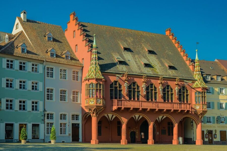 Freiburg im Breisgau: old town privat walking tour Italian - Starting at Rathausplatz with Freiburg’s past around you