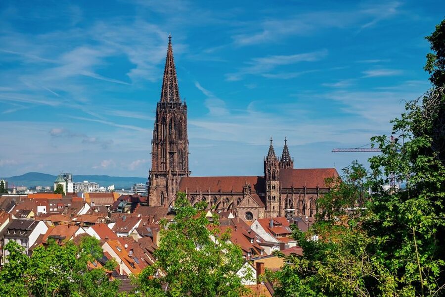 Freiburg im Breisgau: old town privat walking tour Italian - Irene’s Italian guidance and the private format