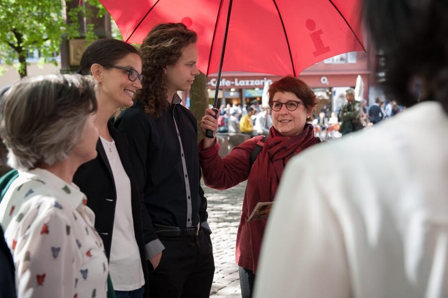 Freiburg: Tour of the city with cathedral visit - Narrow lanes and the details between the landmarks