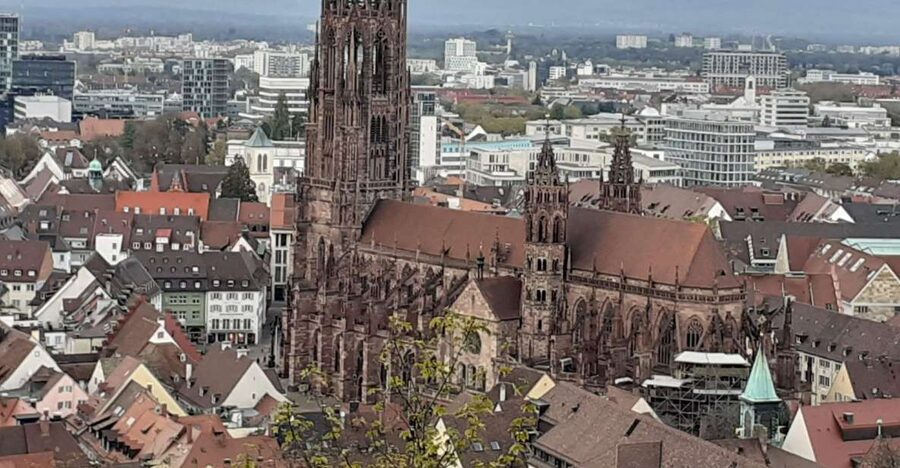 Freiburg: Walking and Strolling the Historic Center - Reading the Historisches Kaufhaus facade