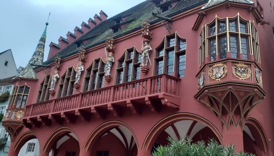 Freiburg: Walking and Strolling the Historic Center - Freiburg Cathedral and its stone creatures
