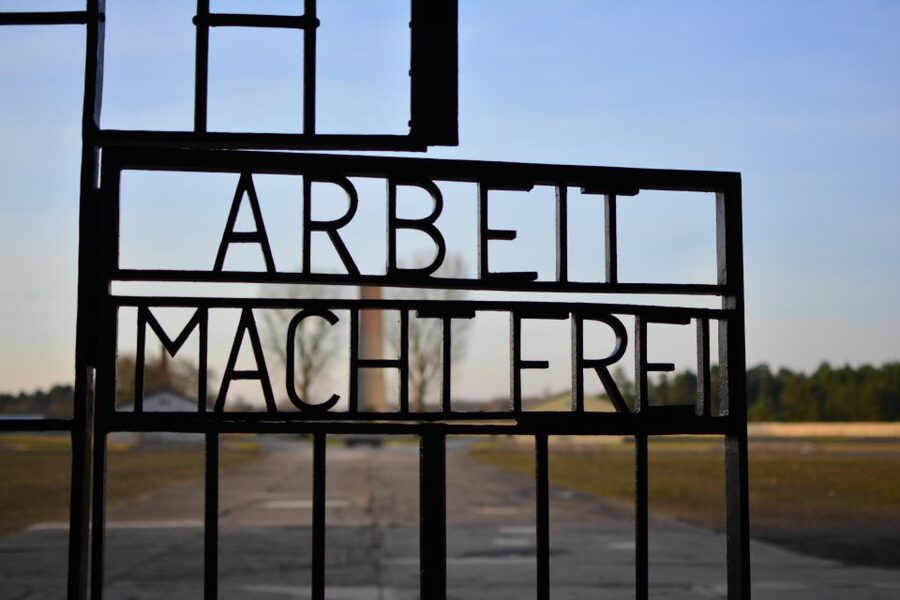 From Berlin: Guided Sachsenhausen Concentration Camp Tour - Meeting Near the Brandenburg Gate