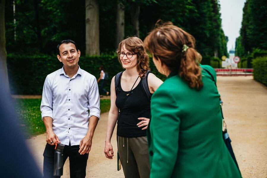 From Berlin: Potsdam and Sanssouci Palace Tour with Entry - What the guides add to the experience