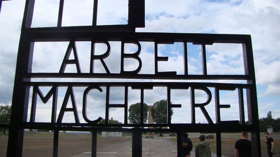 From Berlin: Sachsenhausen Concentration Camp Day Trip - Why Sachsenhausen needs a guided visit