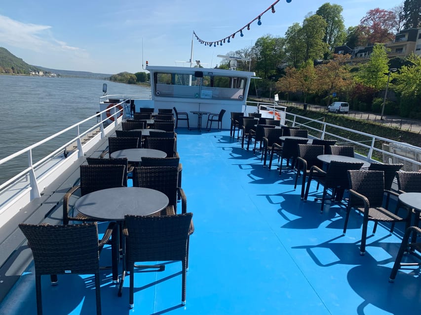 From Bonn: Christmassy Advent Cruise on the Rhine - Snacks and service from the onboard galley