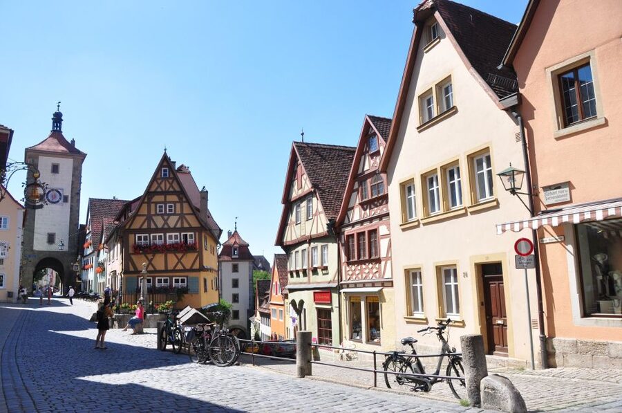 From Frankfurt: Heidelberg and Rothenburg Guided Day Trip - Is $324 a fair price?