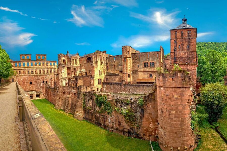 From Frankfurt: Heidelberg, Castle and Old City Guided Tour - Heidelberg Castle: ruins with a remarkable view